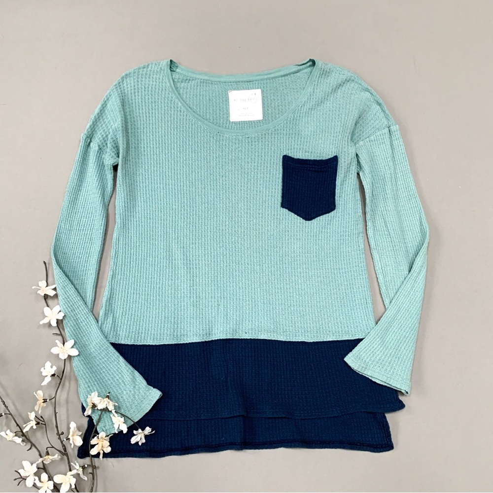 FREE PEOPLE green blue waffle weaves distressed top, S.